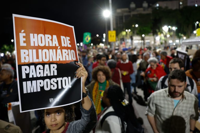 Maioria das emendas ao projeto de isenção do imposto de renda sabotam a proposta