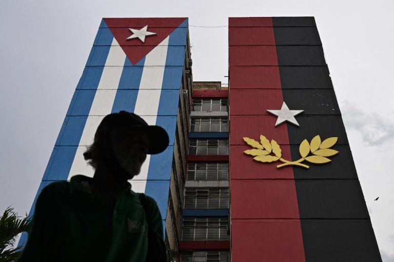 Cuba condena presença militar dos EUA no Caribe e chama justificativa antidrogas de mentira