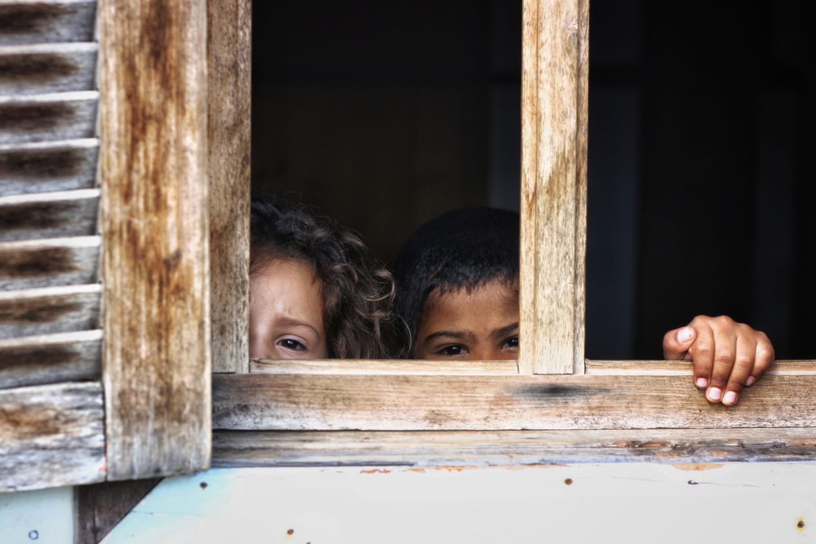 Em 2024, das 72 vítimas, 48 eram mães, 24 tinham filhos com o próprio agressor. Ao todo, 100 pessoas perderam suas mães, sendo 54 crianças e adolescentes