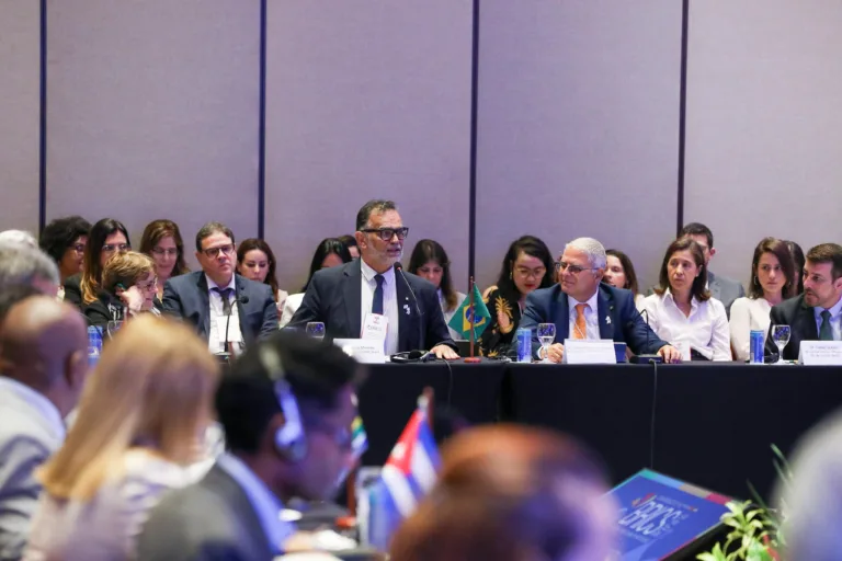 Cooperação em saúde é prioridade no Brics, afirma relator de conferência do bloco no Brasil