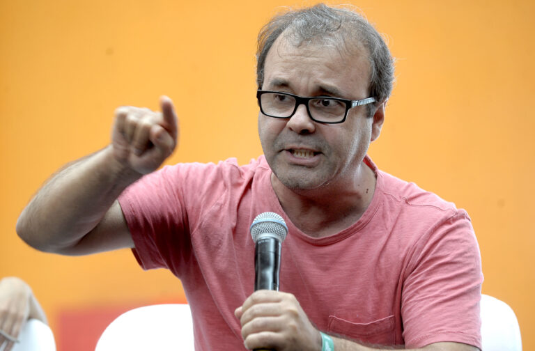 Big Techs: ‘nossos dados estão sendo usados para a guerra’, diz especialista