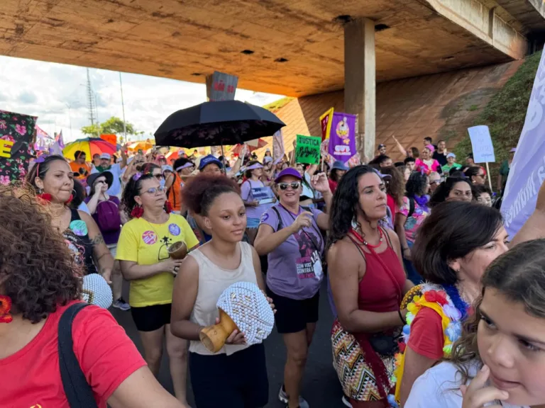 Marcha das Mulheres marca abertura da 5ª Conferência Nacional de Políticas para as Mulheres 