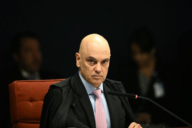 Moraes pede condenação de Bolsonaro e mais 7 réus por trama golpista: 'Organização criminosa'