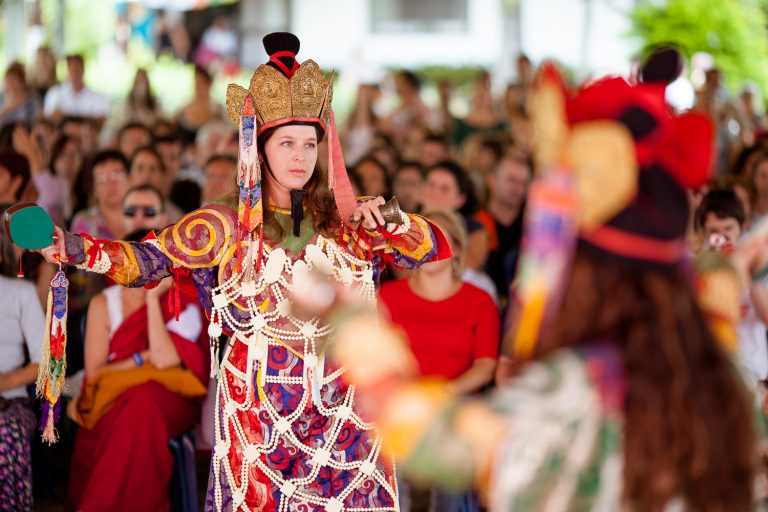 Festival Multicultural celebra 30 anos do templo budista Khadro Ling em Três Coroas (RS)