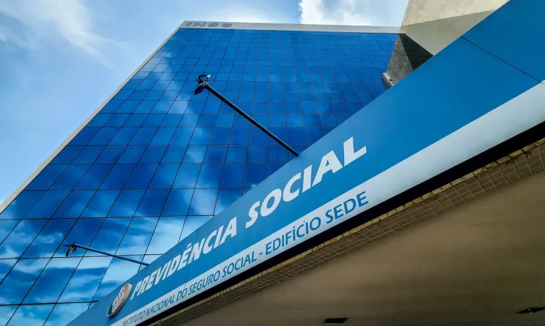 Aposentados têm até 14 de fevereiro para pedir ressarcimento ao INSS