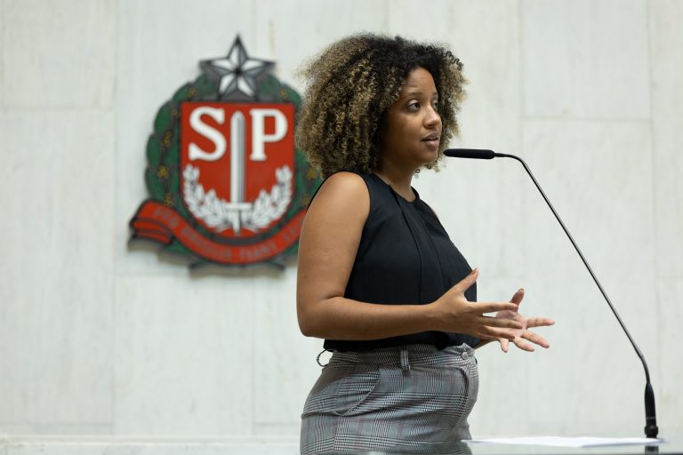 'O governador de SP chegou muito tarde nessa história', diz Paula Nunes sobre crise do metanol