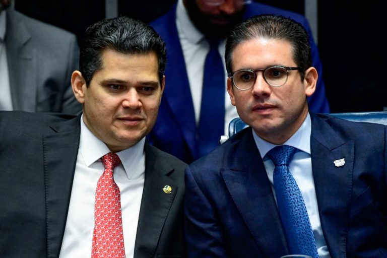 Pauta da anistia é recado suprapartidário do Legislativo contra o Judiciário, analisa cientista