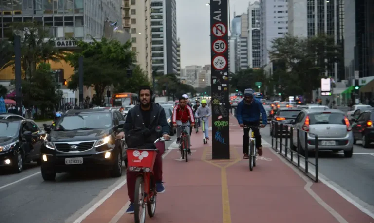 Dia Mundial Sem Carro: bicicleta é alternativa viável para 'mudança de paradigma' no trânsito