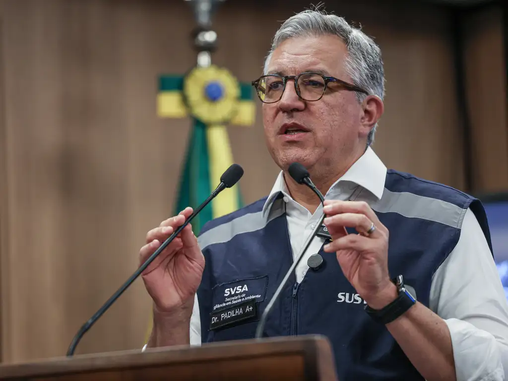 Ministro da Saúde, Alexandre Padilha, alerta que mais casos de intoxicação por metanol devem ser notificados com a repercussão.