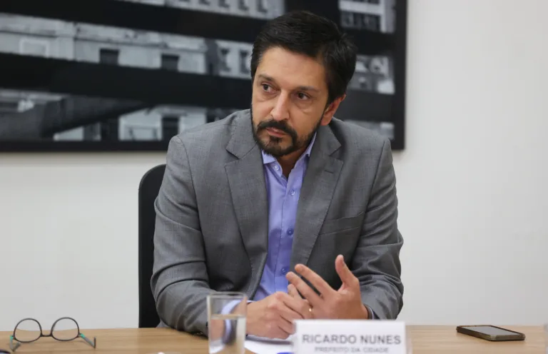 Polícia investiga desvios em contrato da gestão Nunes com produção do filme de Bolsonaro