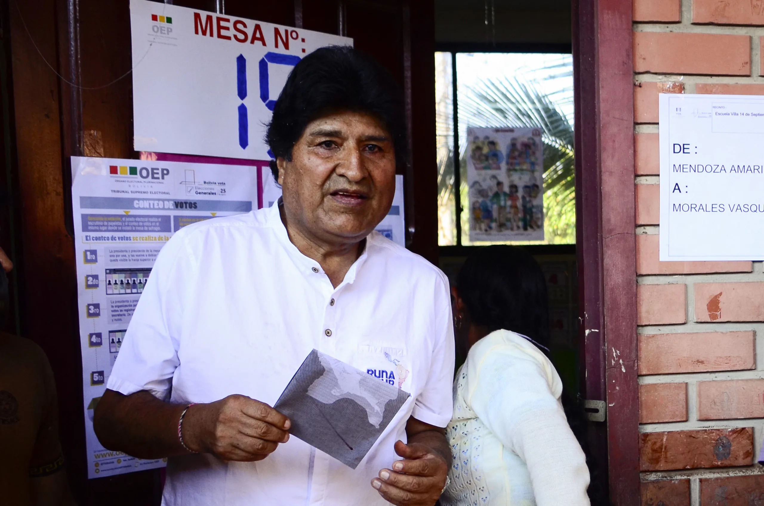 Para professor, campanha pelo voto nulo liderada pelo ex-presidente Evo Morales no primeiro turno prejudicou candidaturas de esquerda