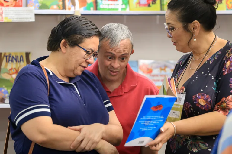 Começa a Bienal do Livro de Pernambuco, com grandes nomes da literatura e programação plural