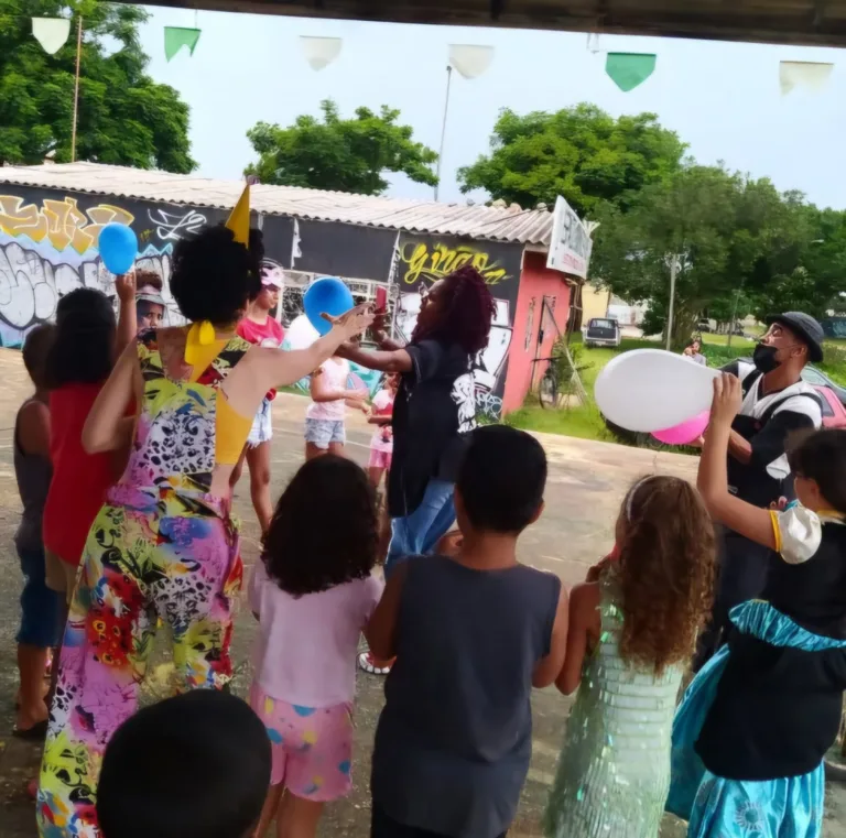 Dia das Crianças na periferia: viver a cidade é direito de brincar 