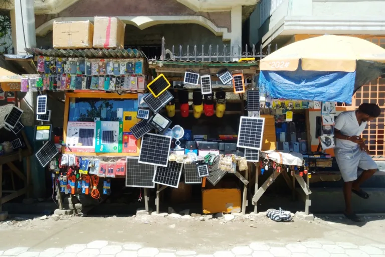 Inércia do poder público mantém a população do Haiti sem luz em pleno século 21