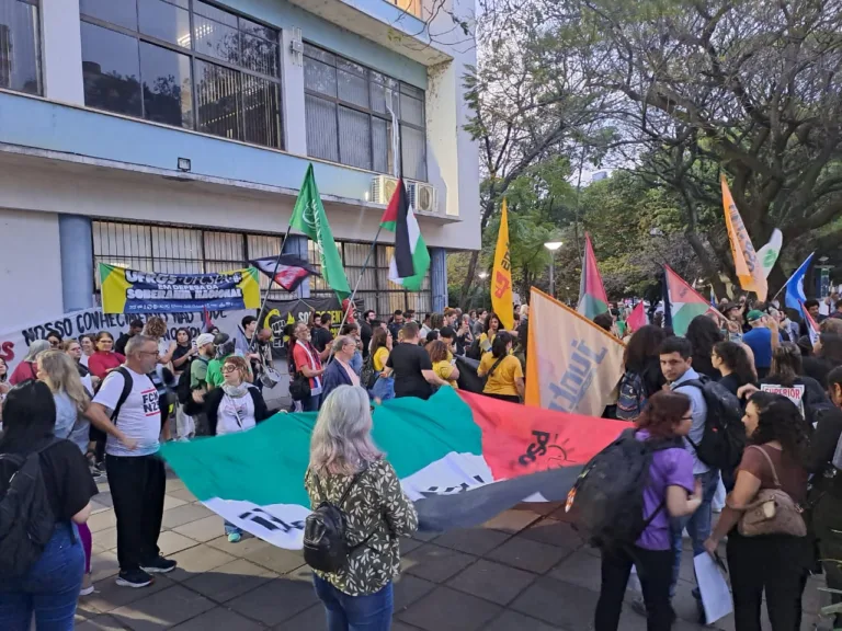 Ato em Porto Alegre pede Palestina livre e a libertação dos brasileiros da Flotilha 