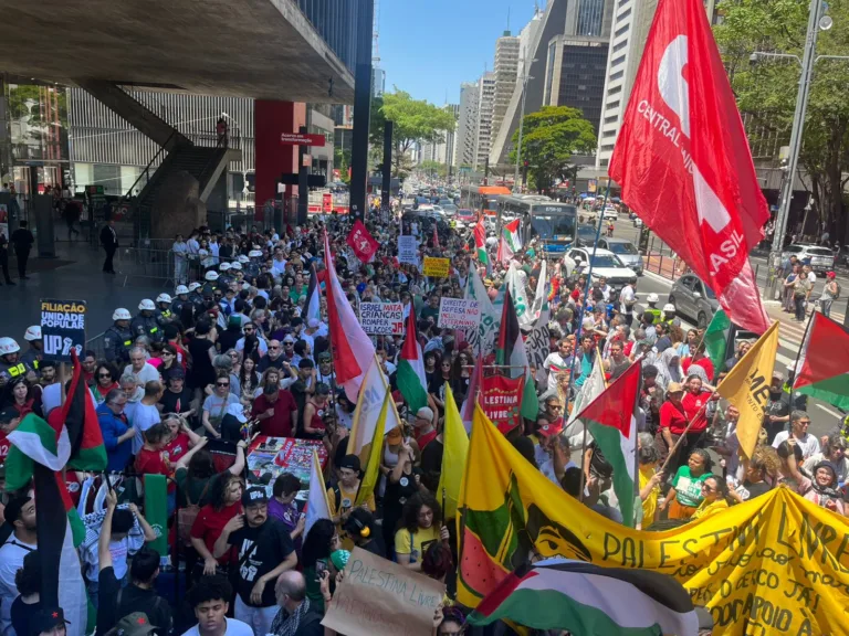 ‘Palestina Livre': ato na Av. Paulista ecoa grito de milhões mundo afora contra genocídio