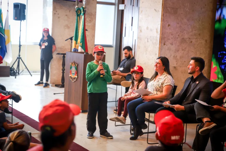 Audiência pública debate desafios das escolas em assentamentos da Reforma Agrária do RS