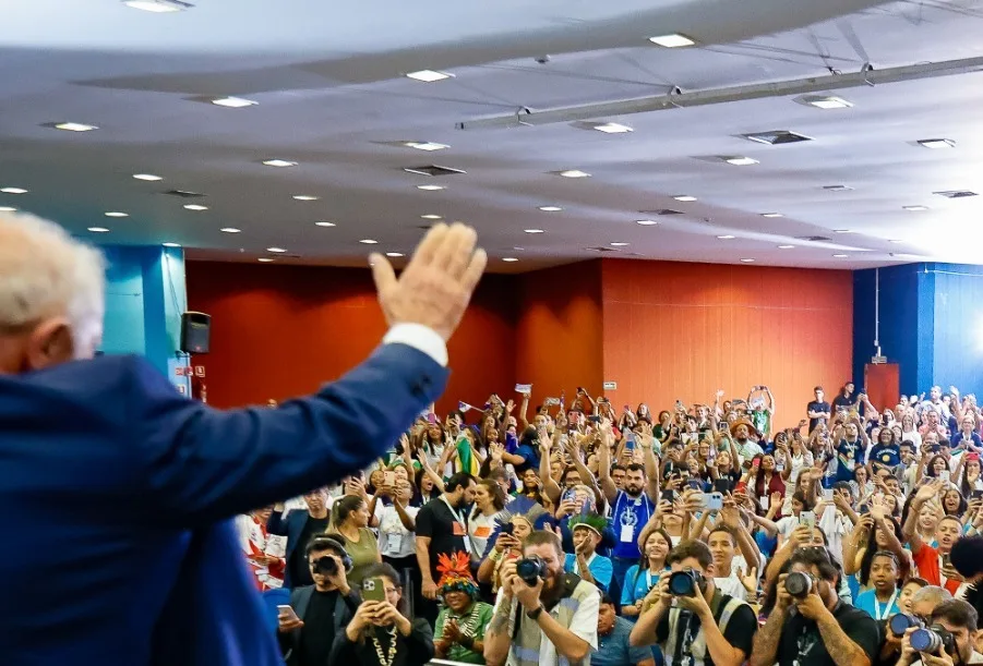 Lula tem ampliado a aprovação do governo e adotado postura mais firme diante do Congresso, avaliam analistas