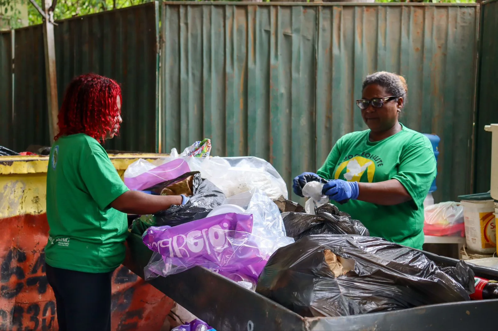 Reciclagem popular: saiba como foram tratados os resíduos da feira do MST em MG