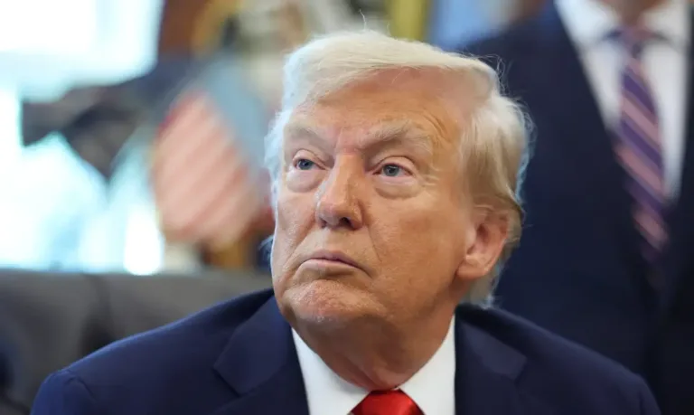 Divulgação de arquivos de criminoso sexual pode ser maior desafio para presidência de Trump