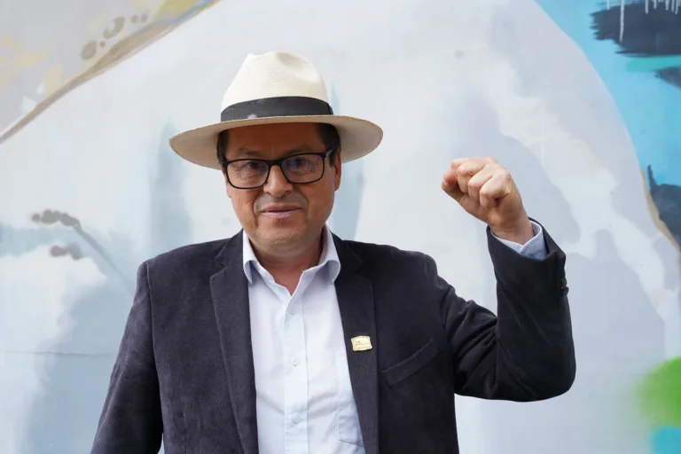 ‘Precisamos de uma reforma agrária popular para mudar a sociedade’, diz senador colombiano