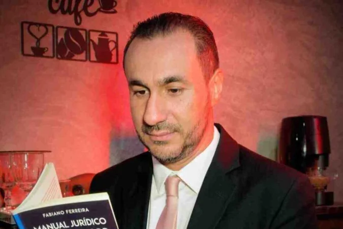 Assédio moral é normalizado nas escolas e adoece professores, alerta autor de guia jurídico
