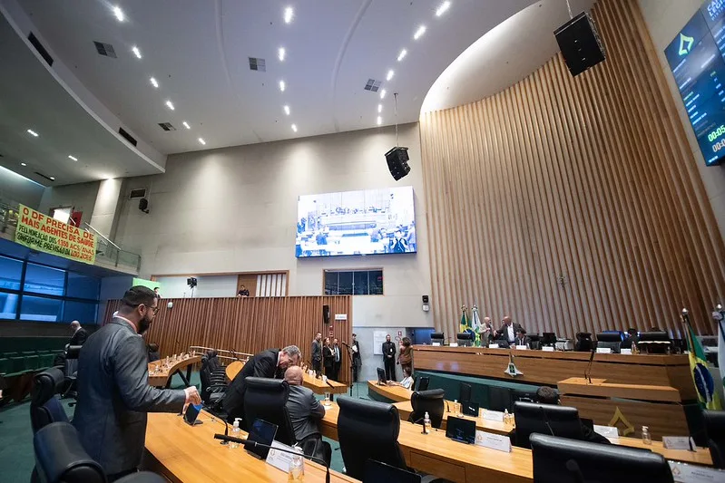 Com poucas cadeiras ocupadas, sessão da CLDF ocorreu sem presença da base governista