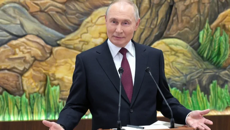 No 'Dia da Rússia', Putin diz que Otan entendeu que é 'impossível' derrotar Moscou