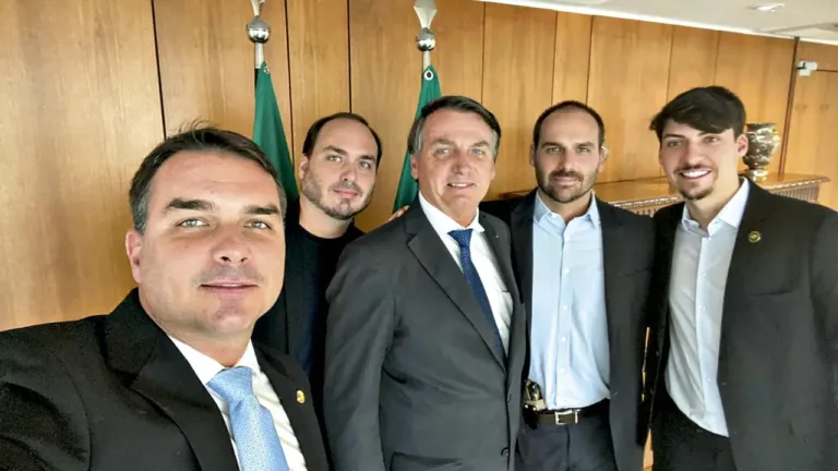 Está decretado o fim do bolsonarismo como candidatura à Presidência, avalia cientista político