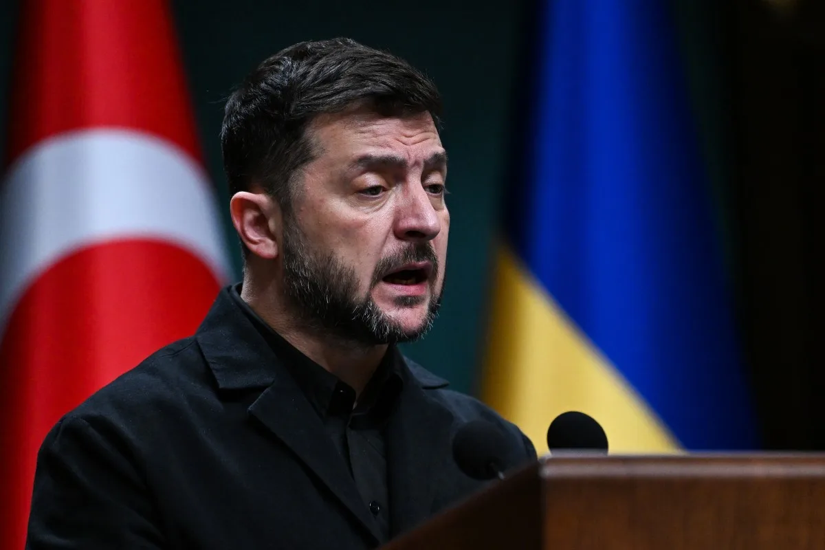 Presidente ucraniano, Volodymyr Zelensky, durante reunião em Istambul, na Turquia, para preparar a retomada das negociações de paz com a Rússia.