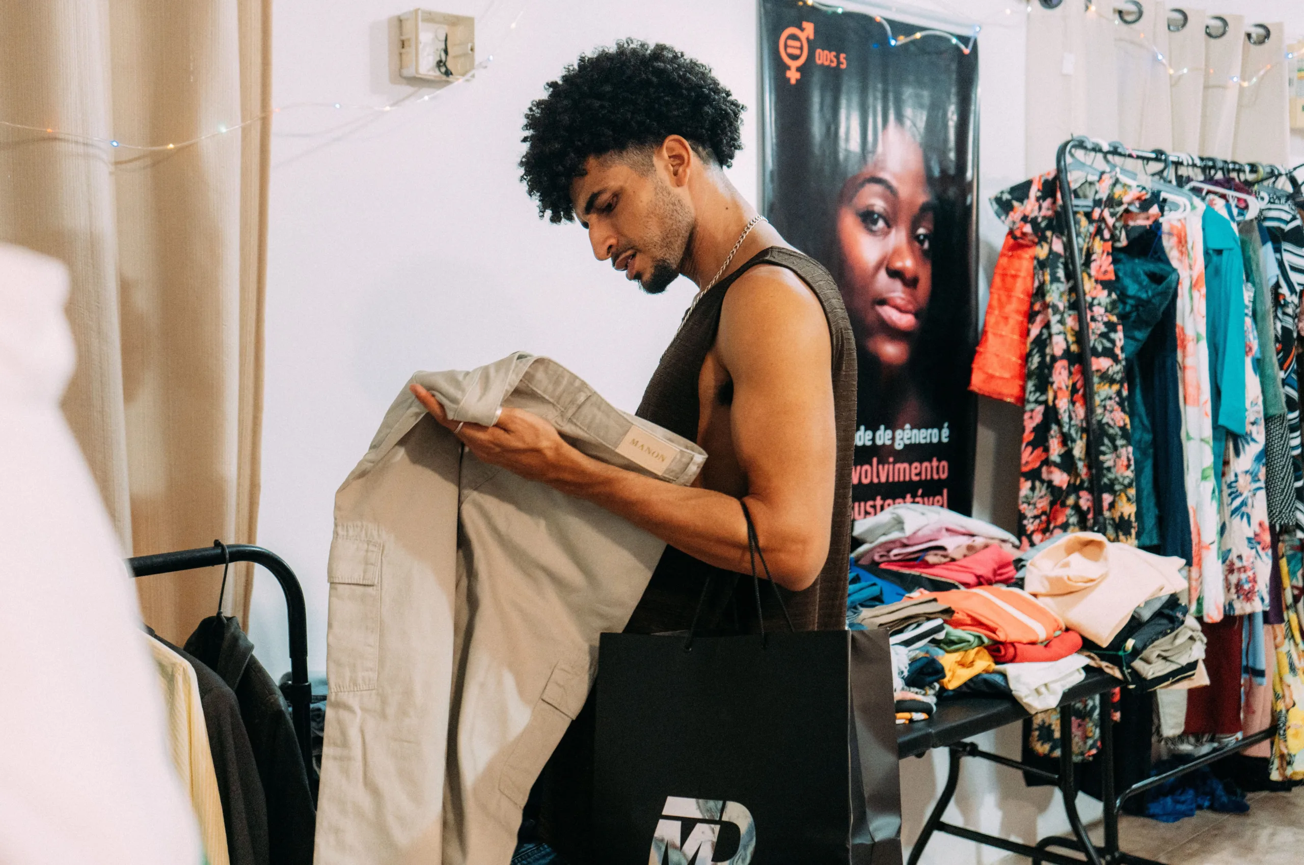 ONG Gestos realiza bazar solidário em apoio a sua atuação em defesa de pessoas com HIV/Aids