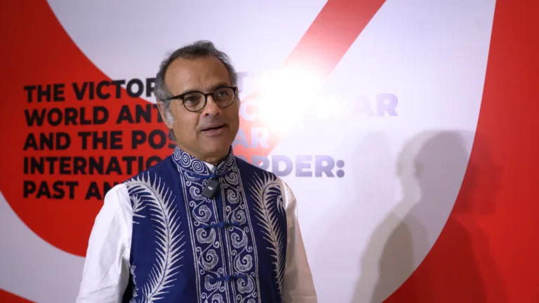 'Há uma revitalização do pensamento do Sul Global', diz Vijay Prashad em fórum na China
