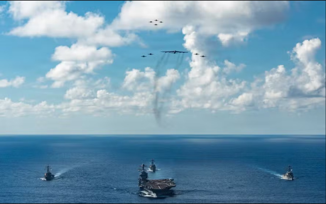 Forças Armadas dos EUA em operação no Caribe; país mantém porta-aviões próximo à costa venezuelana