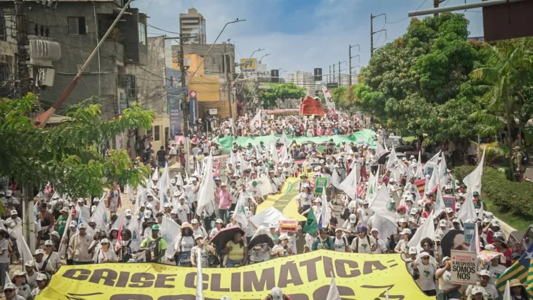 Global Climate March gathers 70,000 people in Belém demanding climate justice
