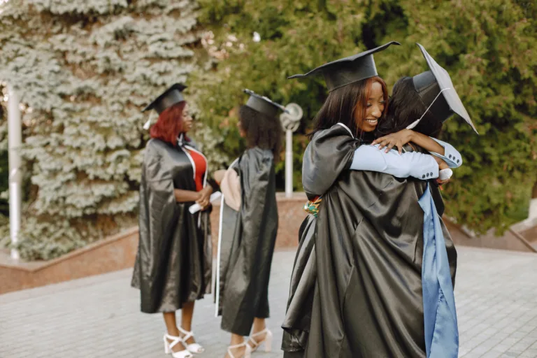 Limite das cotas, falta de apoio e violência explicam desigualdade racial no ensino superior