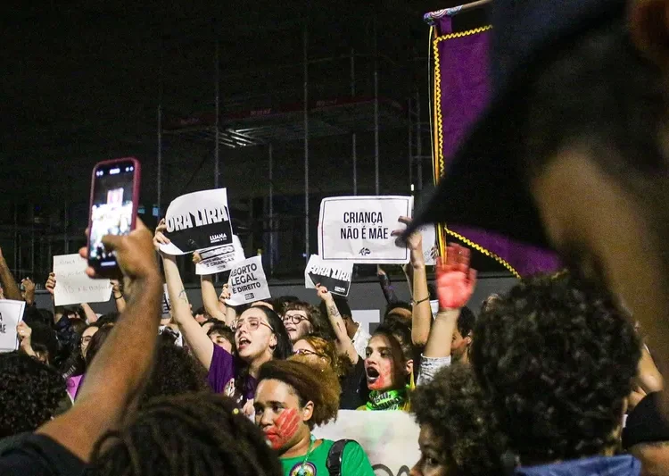 criança não é mãe