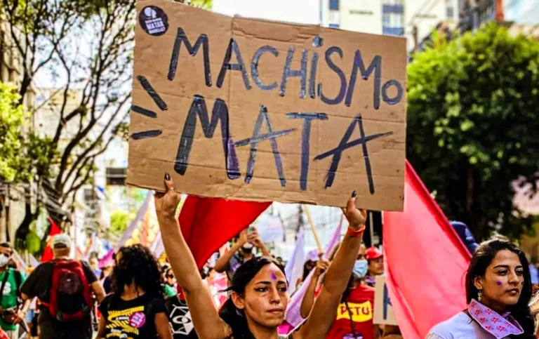 Denúncia firme da violência, machismo e misoginia é papel do jornalismo