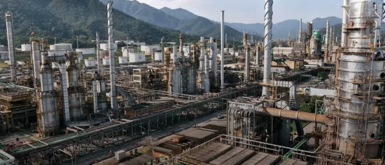 Investimento em biocombustíveis perde espaço para petróleo e energia solar