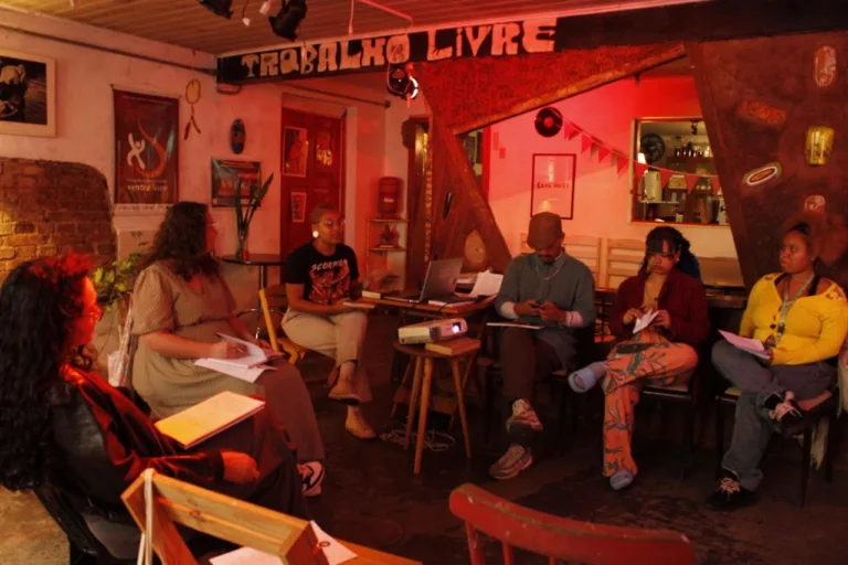 Rodízio Literário reúne jovens poetas e promove feira independente em Porto Alegre