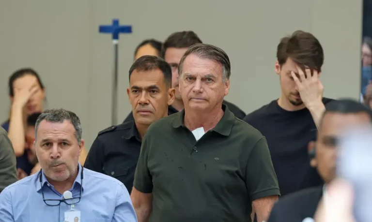 Bolsonaro passará por endoscopia após novos episódios de soluços 