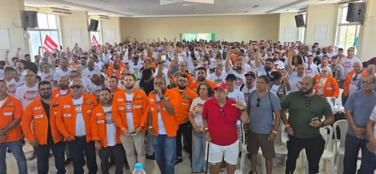 Maioria dos sindicatos aprova contraproposta da Petrobras; Norte Fluminense mantêm greve