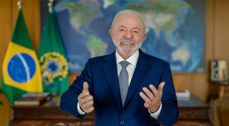 Lula vence todos os outros candidatos nas intenções de voto para 1º e 2º turnos, diz AtlasIntel