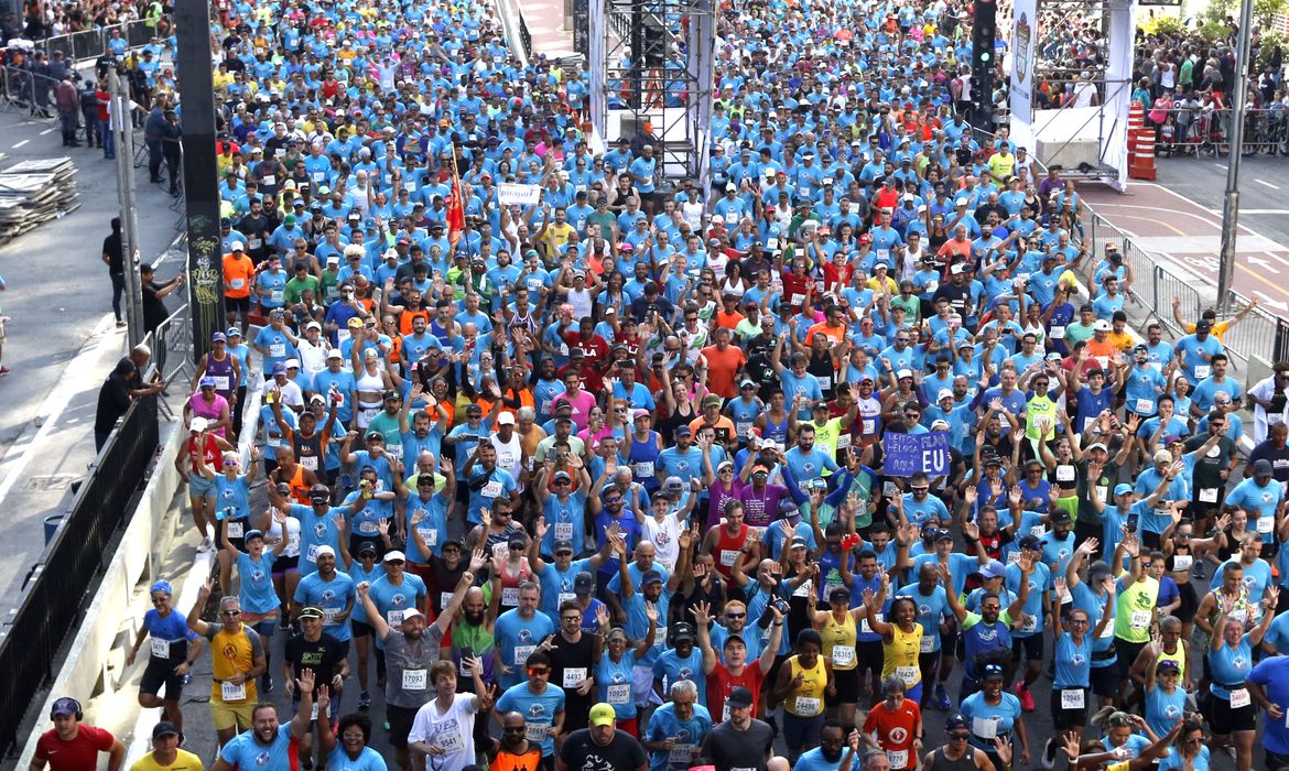 Em sua 98ª edição, a Corrida Internacional de São Silvestre reuniu 35 mil corredores na Avenida Paulista, em São Paulo. Foto Paulo Pinto/Agência Brasil© Paulo Pinto/Agência Brasil