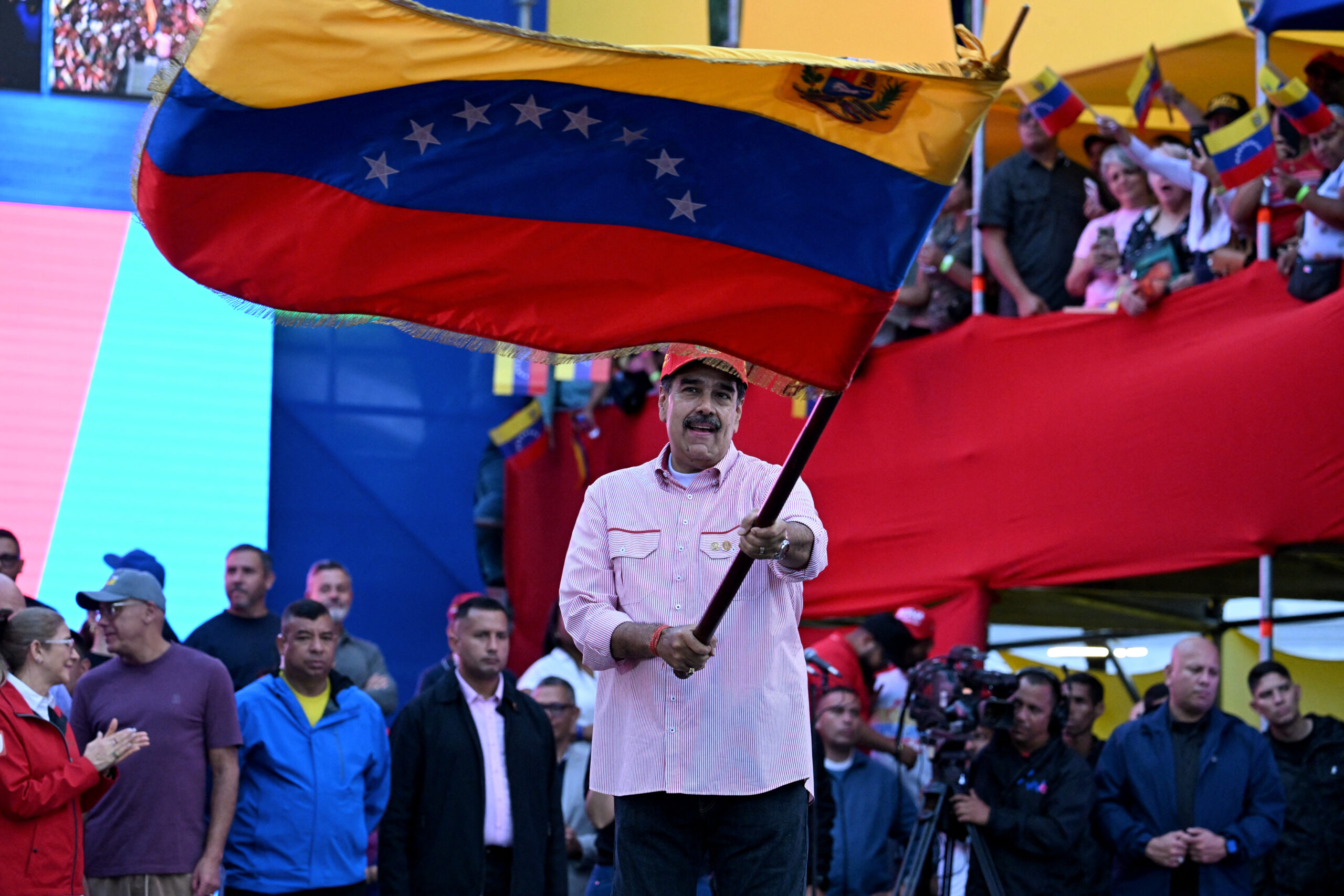 Presidente Nicolás Maduro durante seu discurso em ato de apoio ao governo nesta segunda-feira (1)