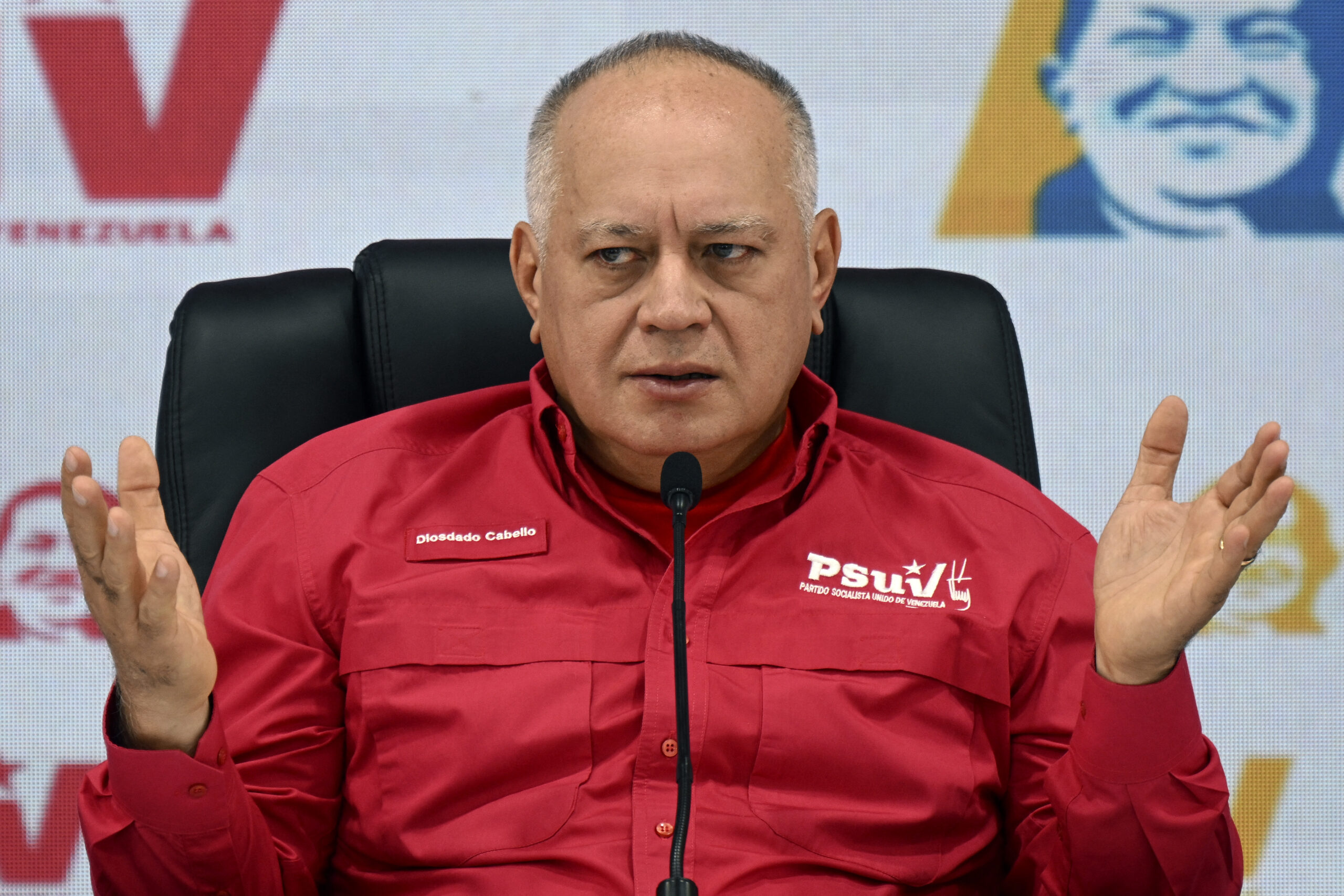 Ministro do Interior, Diosdado Cabello, em coletiva de imprensa do Partido Socialista Unido da Venezuela (PSUV) nesta quarta-feira (8)