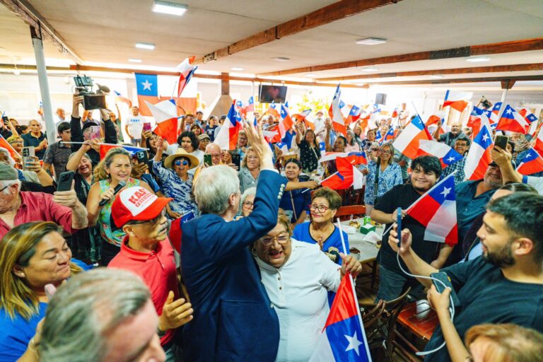 'Gestão fraca' de Boric frustrou Chile, que caminhou para extrema direita, diz especialista