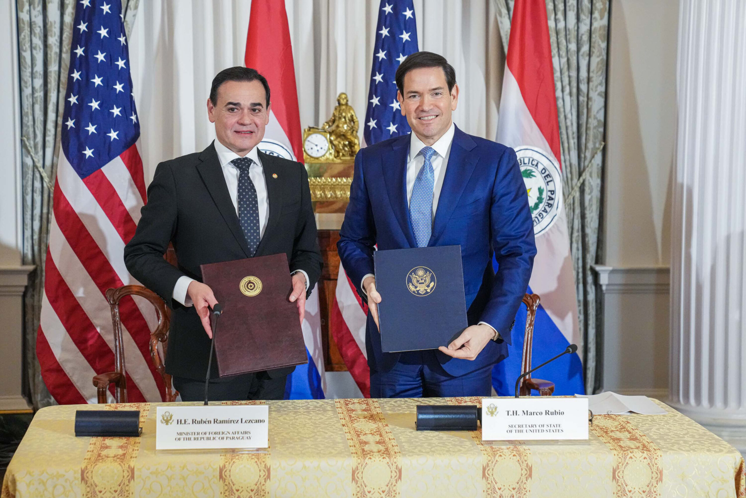 EUA e Paraguai assinam acordo militar