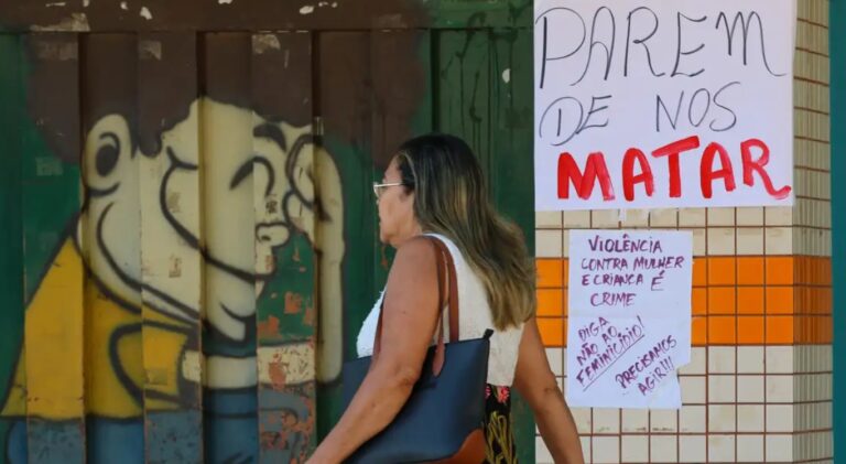 Internet espalha misoginia, enquanto prevenção à violência contra mulher sofre resistência