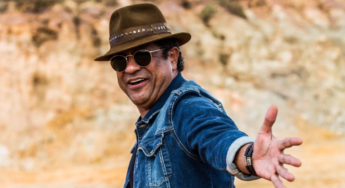 O cantor, compositor e escritor Maciel Melo é um dos maiores nomes da música nordestina