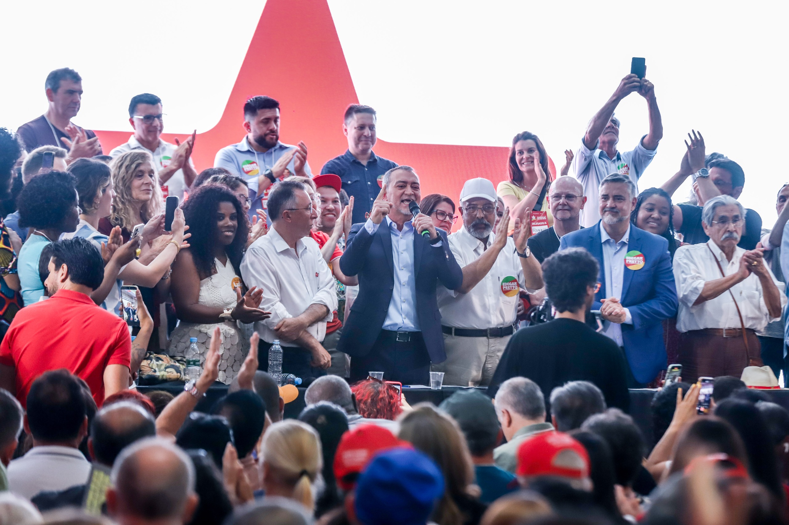 Em encontro estadual, PT oficializa suas pré-candidaturas para governo do estado e Senado